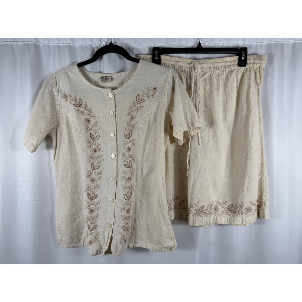 VTG Magic Womens Cream Linen Cotton Embroidered Short Sleeve Top and Shorts Set